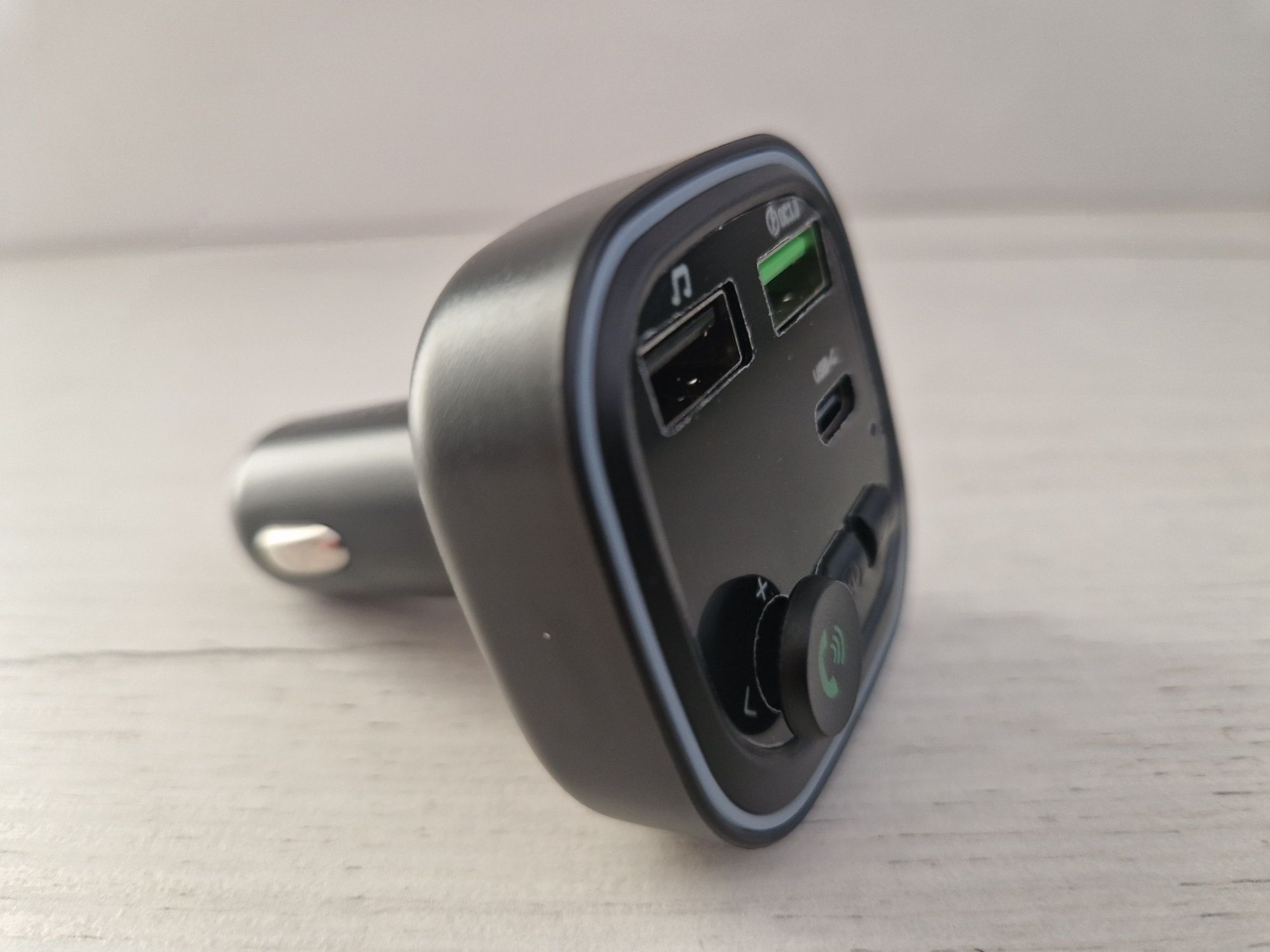 Transmiter FM BC48 Broad MP3, Bluetooth - 2xUSB + Typ C - QC 3.0 18W