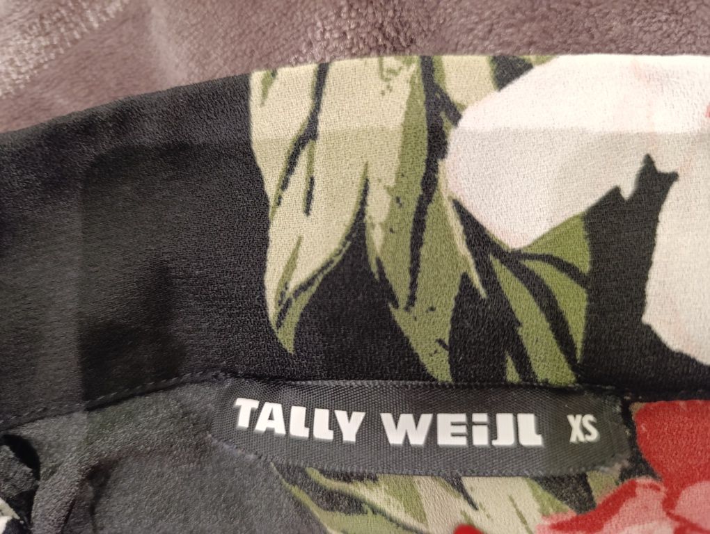 Czarny kombinezon w kolorowe  kwiatki XS Tally Weijl
