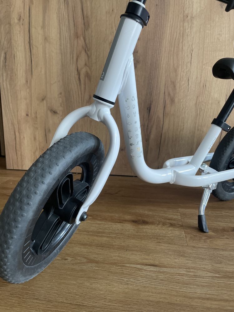 Rowerek biegowy dziecięcy ze stopką Btwin Runride 100 10cali decathlon