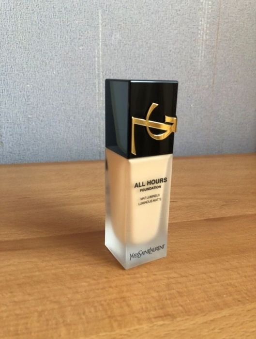 Yves Saint Laurent All Hours Foundation Podkład