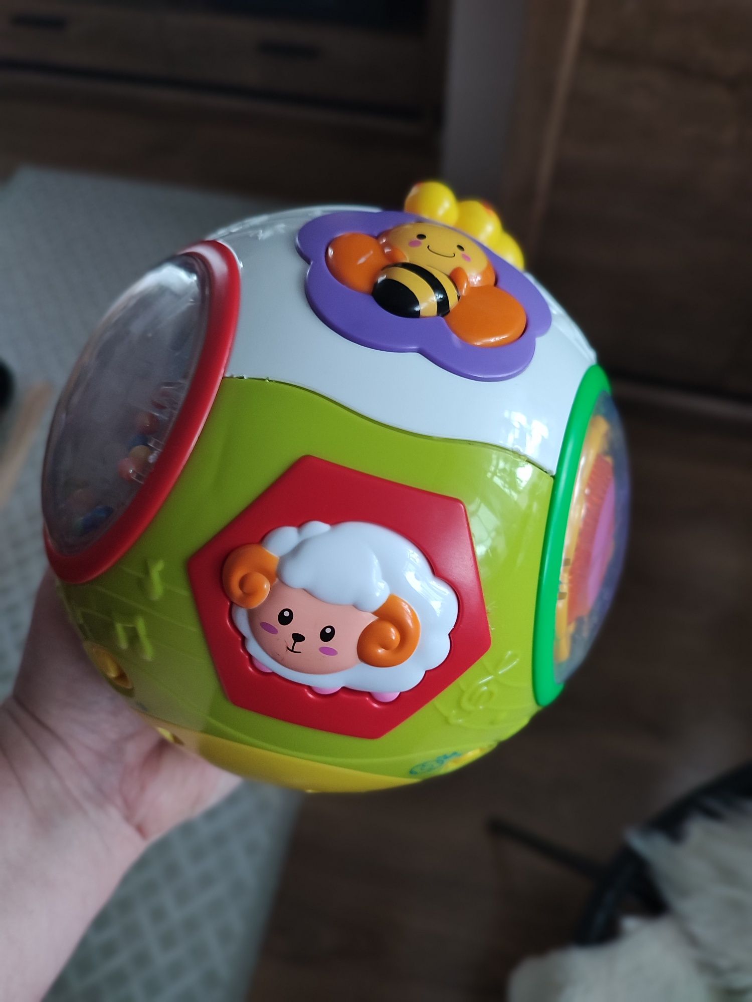 Magiczna kula hula do nauki raczkowania