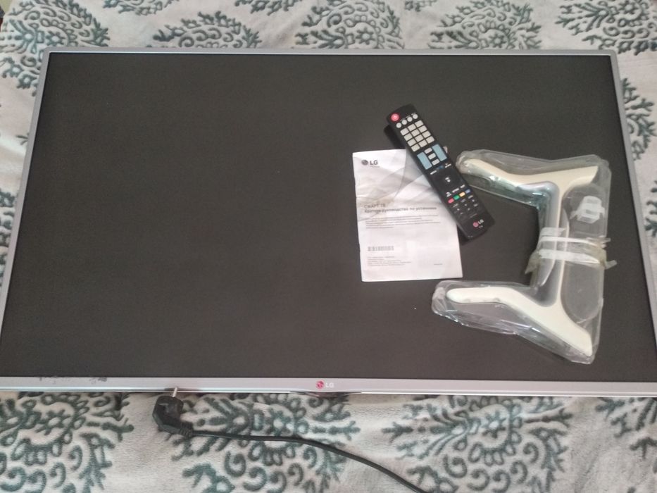 Телевизор LG 42LB572V (на запчасти)