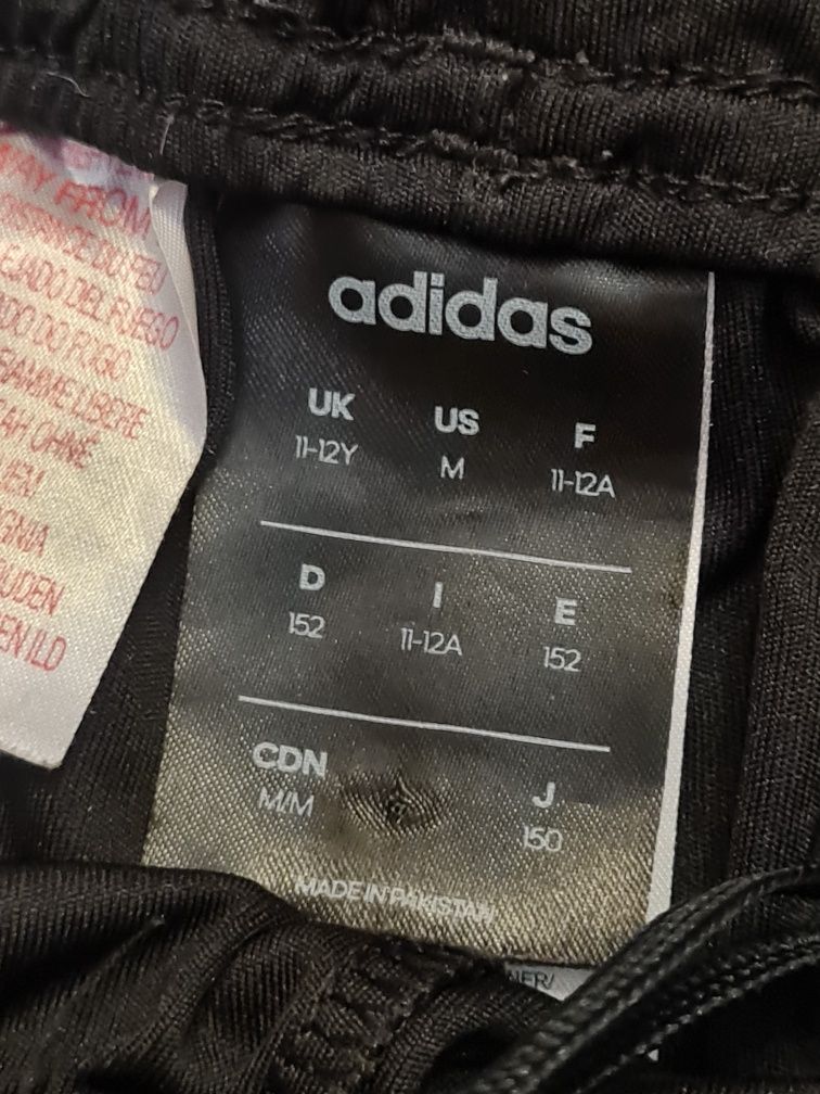 Adidas Спортивные шорты на 11-12лет рост 152см