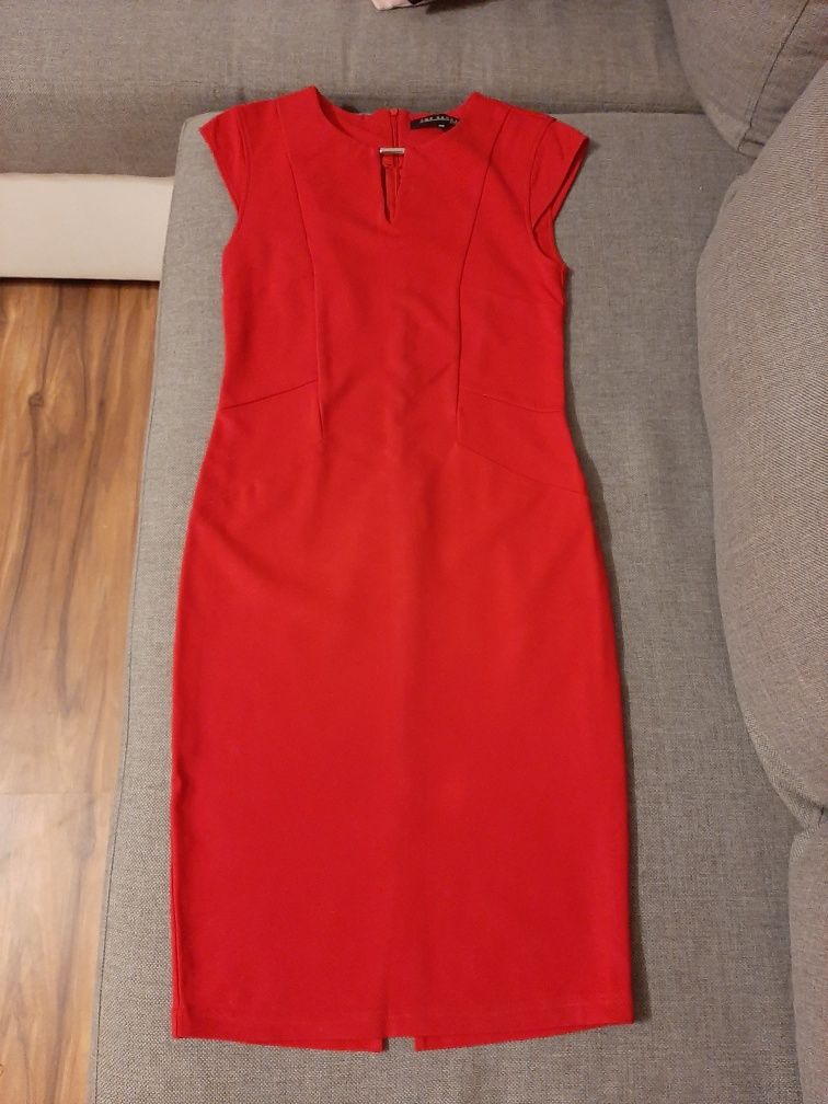 Czerwona sukienka ołówkowa midi Top Secret 36 S