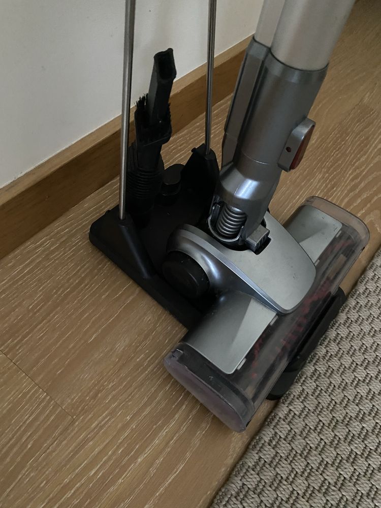 Aspirador vertical sem fios Princess