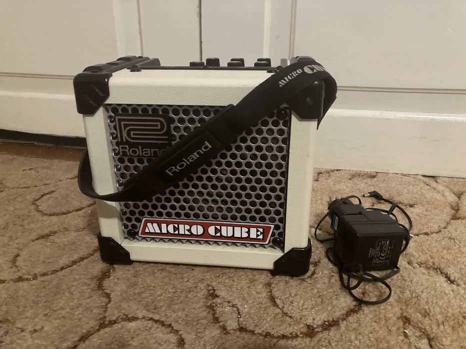 Комбопідсилювач Roland micro cube з блоком живлення
