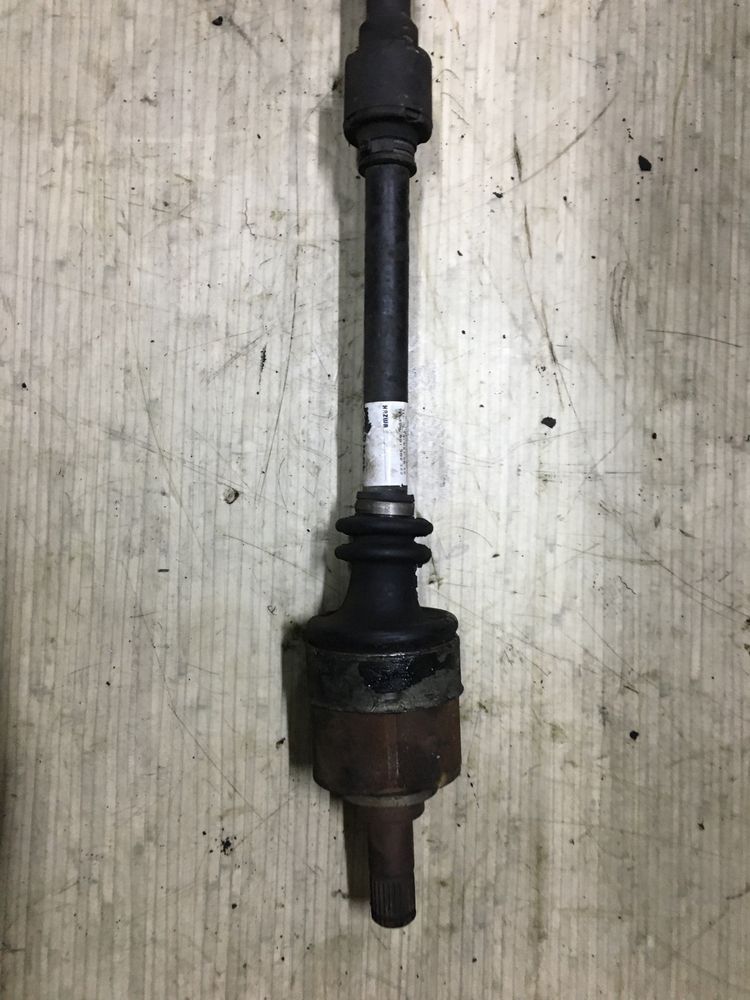Полуось піввісь Mitsubishi Carisma 1.6 1.8 16V (1995-2004 р.в.) АКПП.