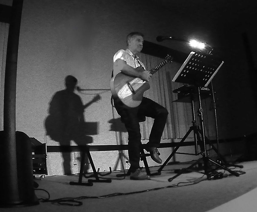 Musico Cantor - muita animação e a melhor Musica ao Vivo.