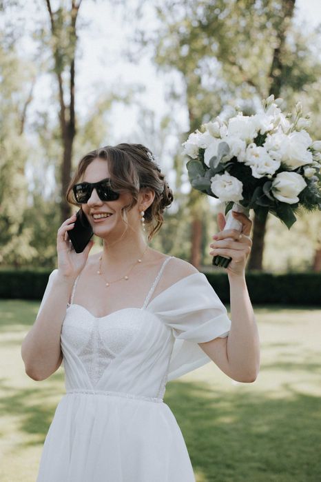 Весільна сукня міді