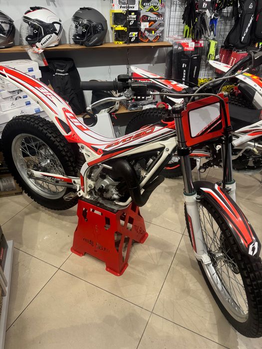 Trial Beta 80cc stan ideał / Pierwszy właściciel