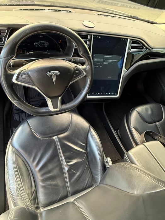 Продамо автомобіль Tesla Model S P85kWt