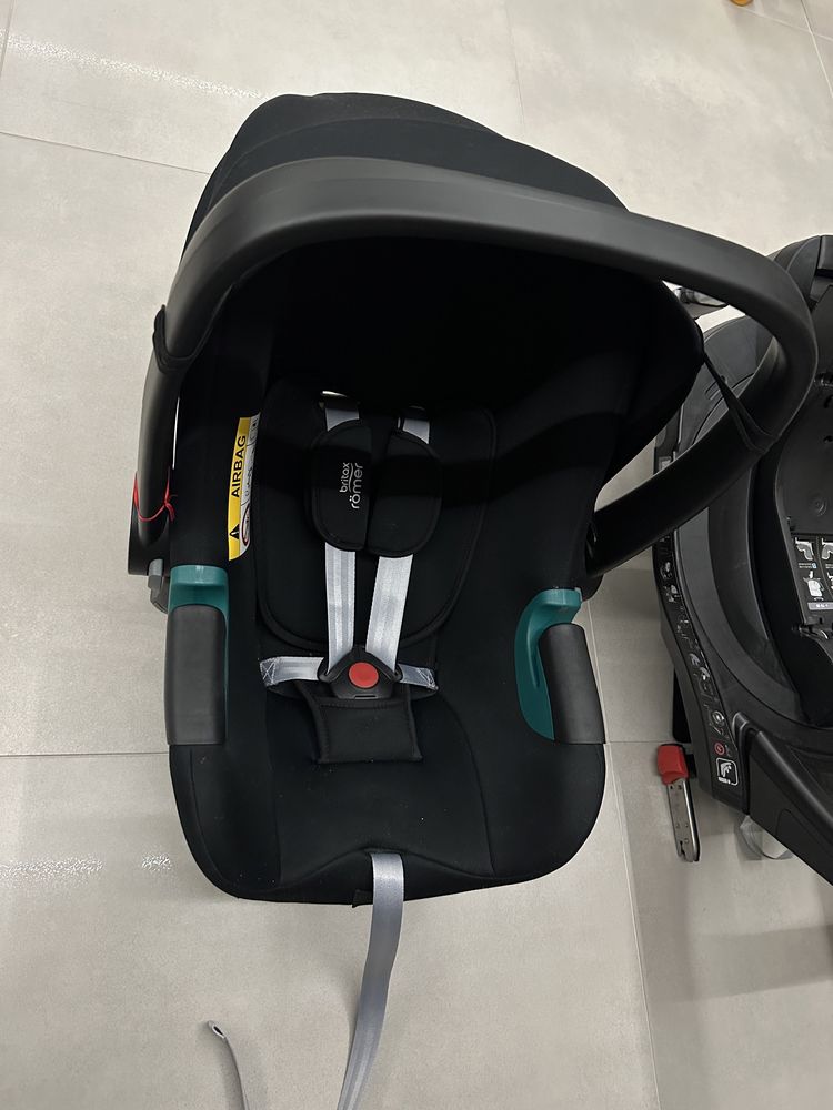 Fotelik samochodowy Britax Romer baby-safe 3 i-size 0-13kg z baza flex