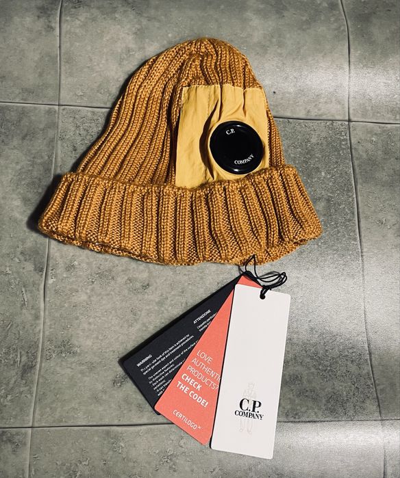 Шапки від CP. Company