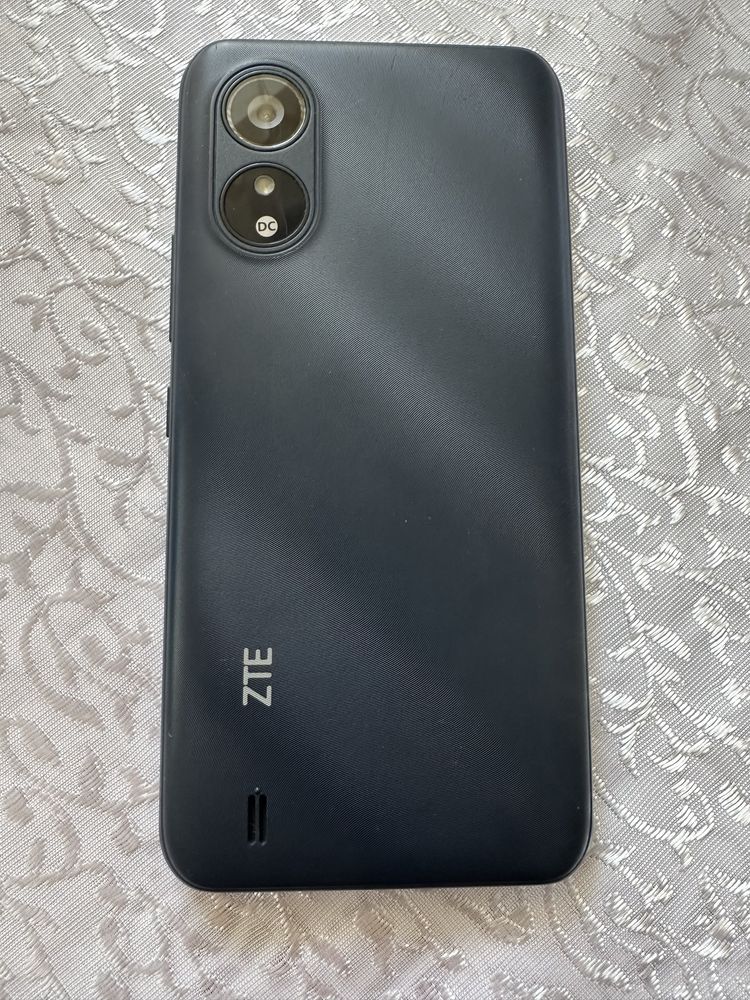 ТОРГ! Продам телефон ZTE blade L220 синього кольору