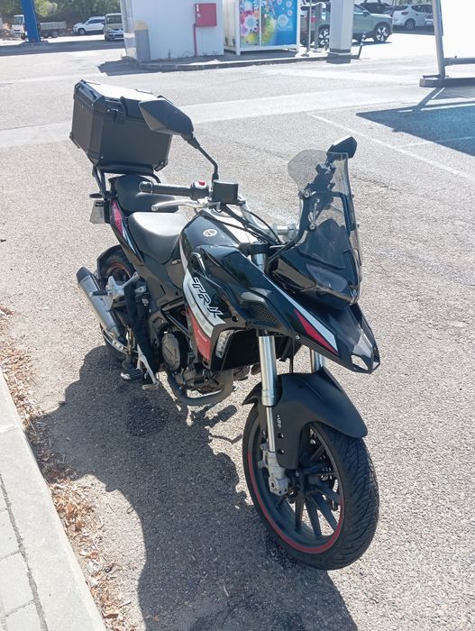 Benelli TRK 251 de 2019