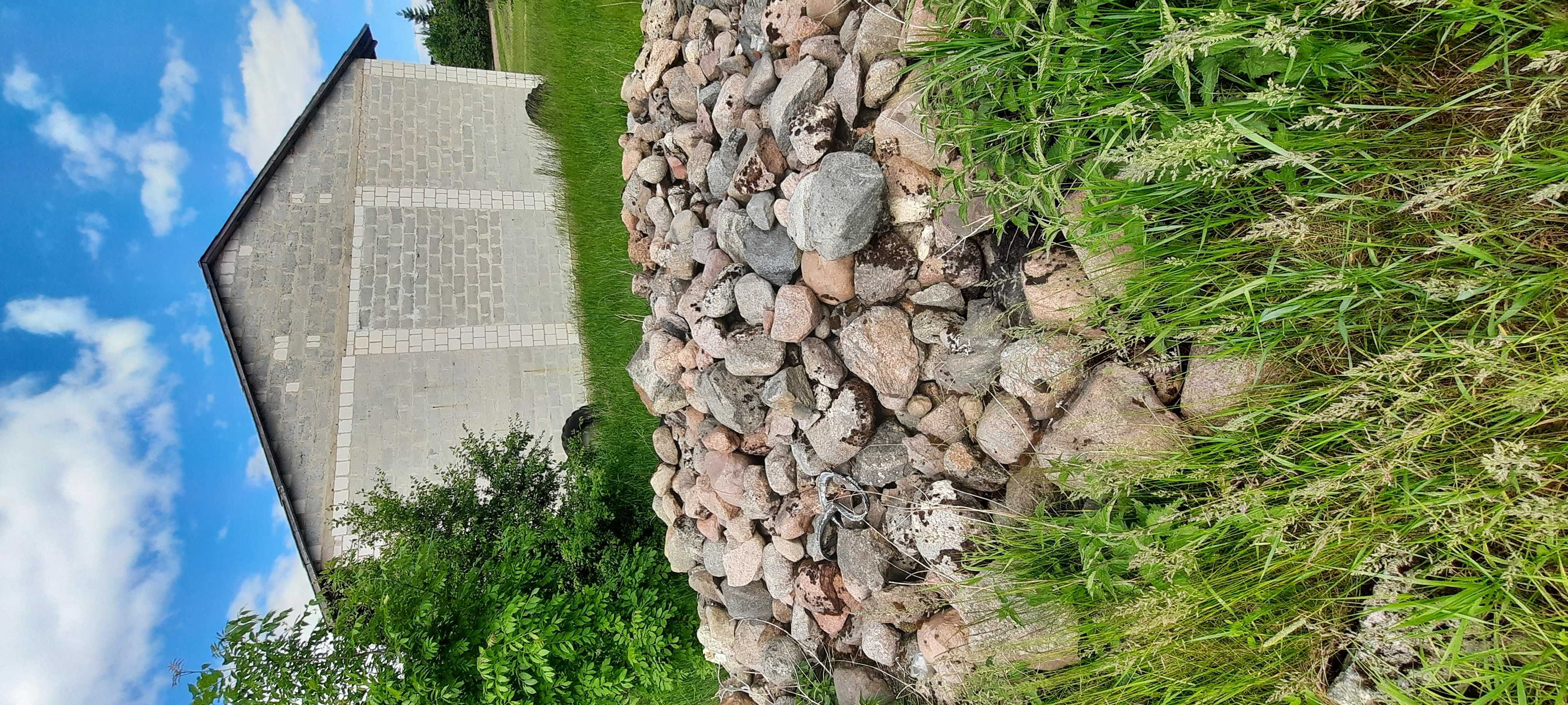 Kamienie polne, granitowe, marmurowe