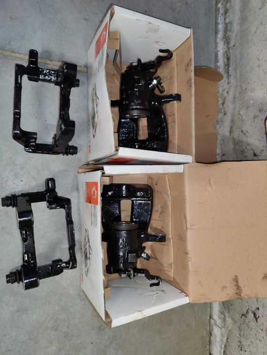 GOLF V A3 S3 8P 3.2 SWAP ZACISKI + Jarzma TYŁ 280mm