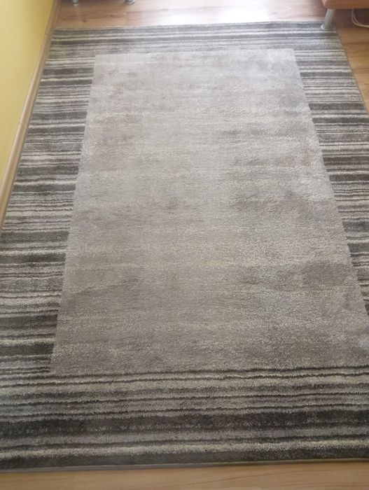 Sprzedam szary dywan