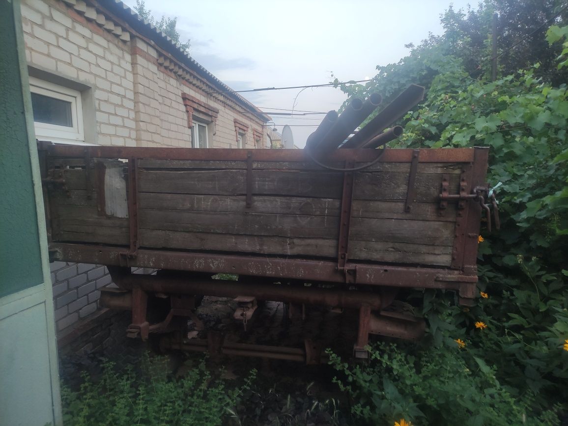 Продам трактор МТЗ 80 з прицепом 2 ПТС 4