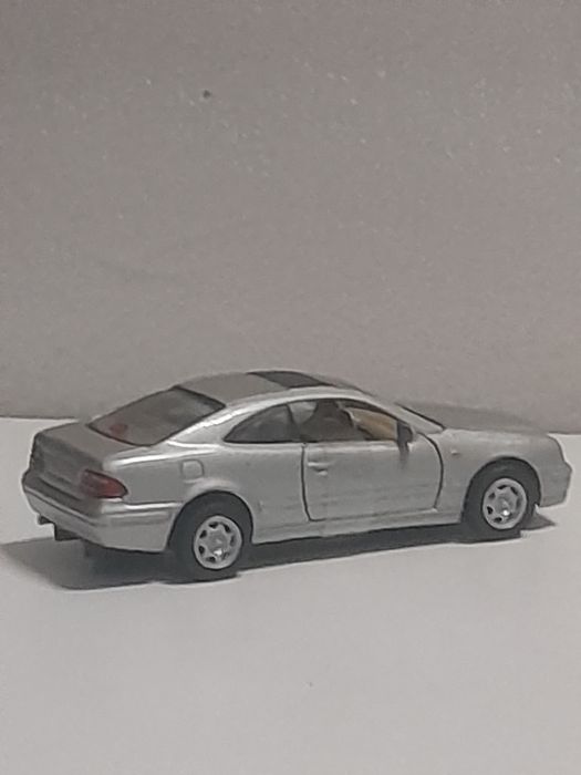 Mercedes-benz clk320 coupé escala 1:43