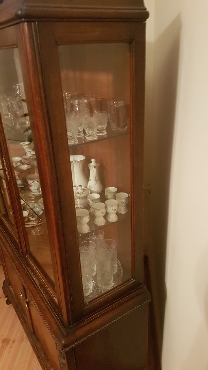 Piękny, zabytkowy kredens - perła do częściowej renowacji