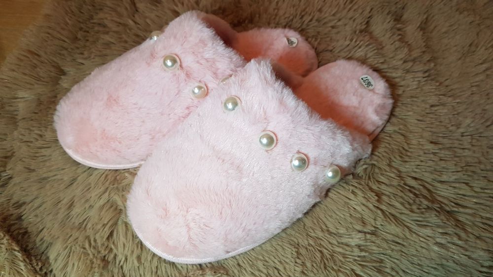 Продам кімнатні тапочки