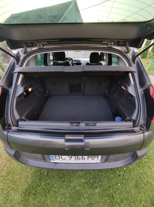 Машина Peugeot 3008 2012 1.6 Дизель Робот