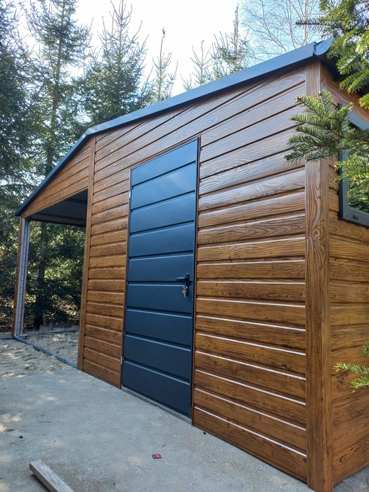 Garaż blaszany nowoczesny styl drewnopodobny