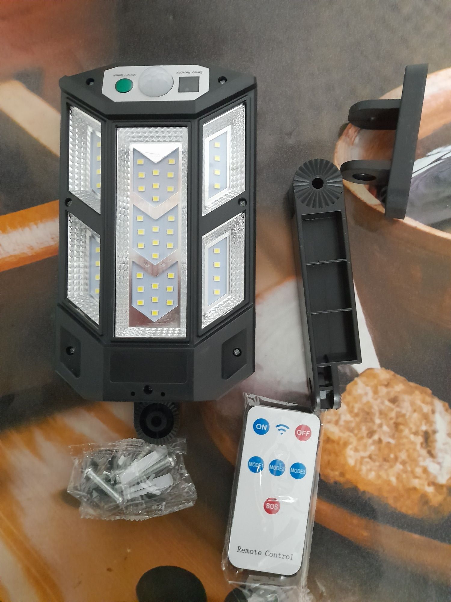 Lampa solarna z pilotem!