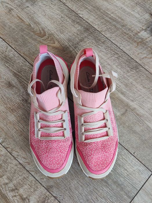 Кросівки жіночі Clarks р.39