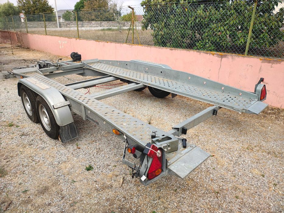 Atrelado reboque porta carros como novo