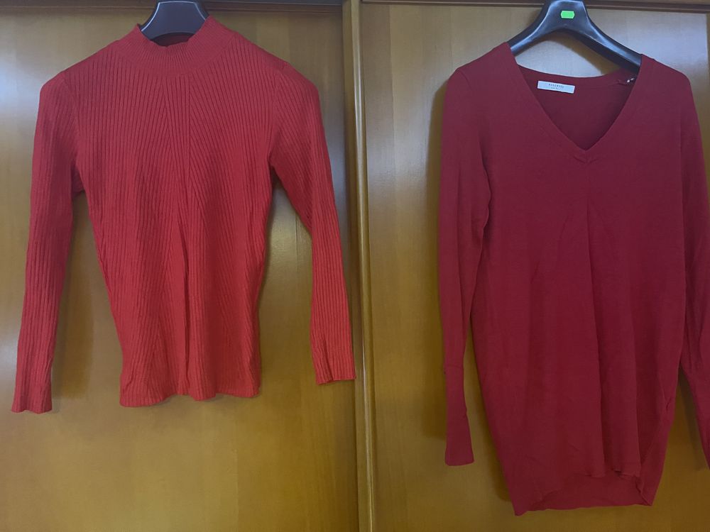 2 czerwone swetry