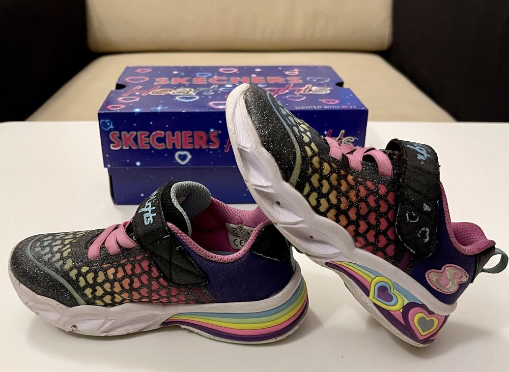 Кроссовки Skechers с мигалками, для девочки скечерс 16 см стелька