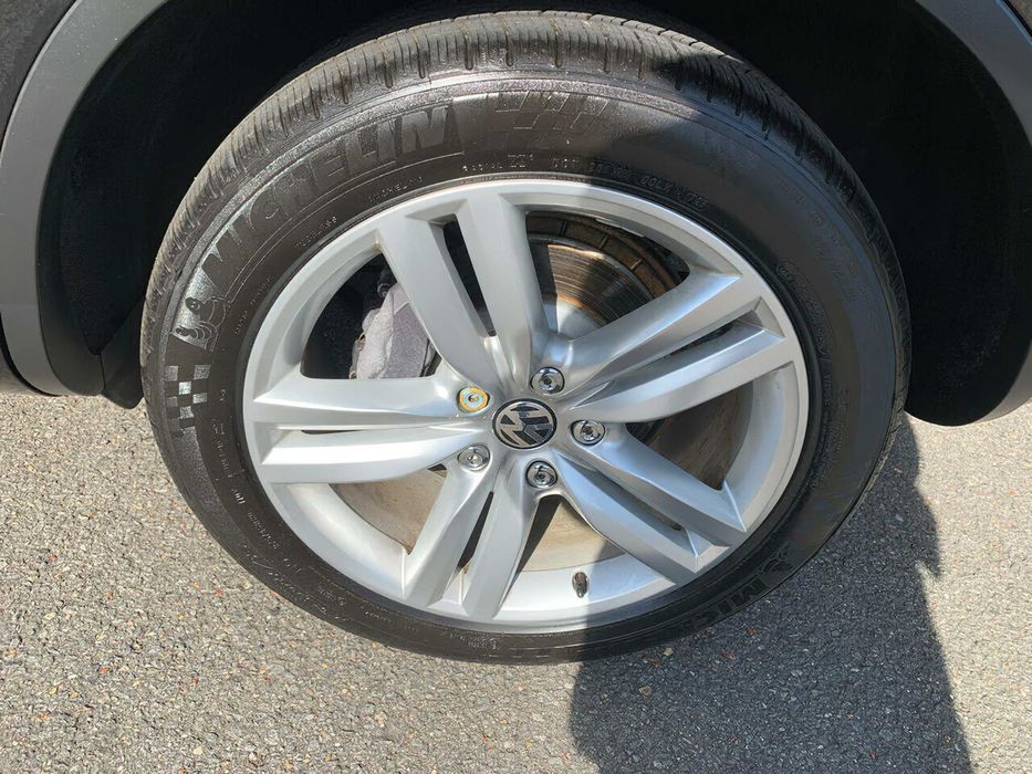 Volkswagen Touareg TDI Sport      2013