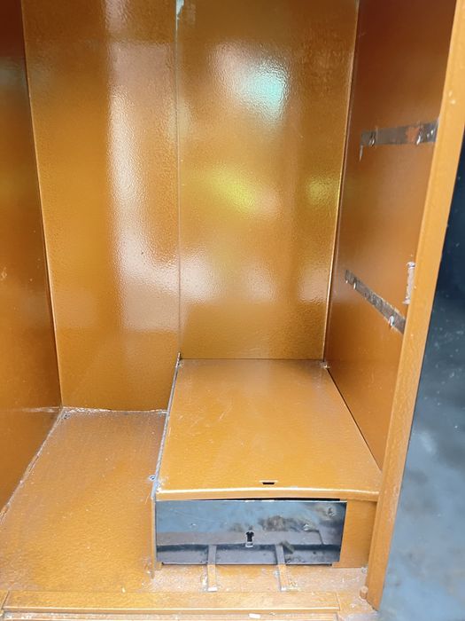 Cofre como novo pouco uso 99euros