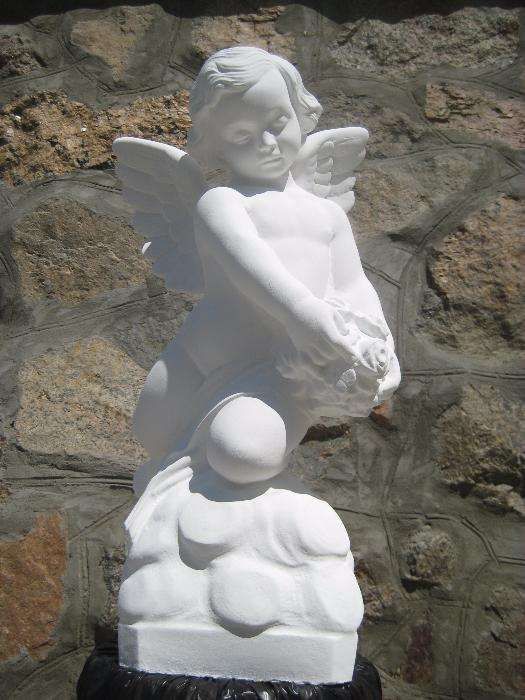 Скульптура ангела з бетона для пам`ятників