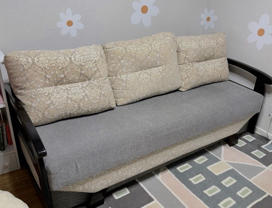 Продам диван в гарному стані