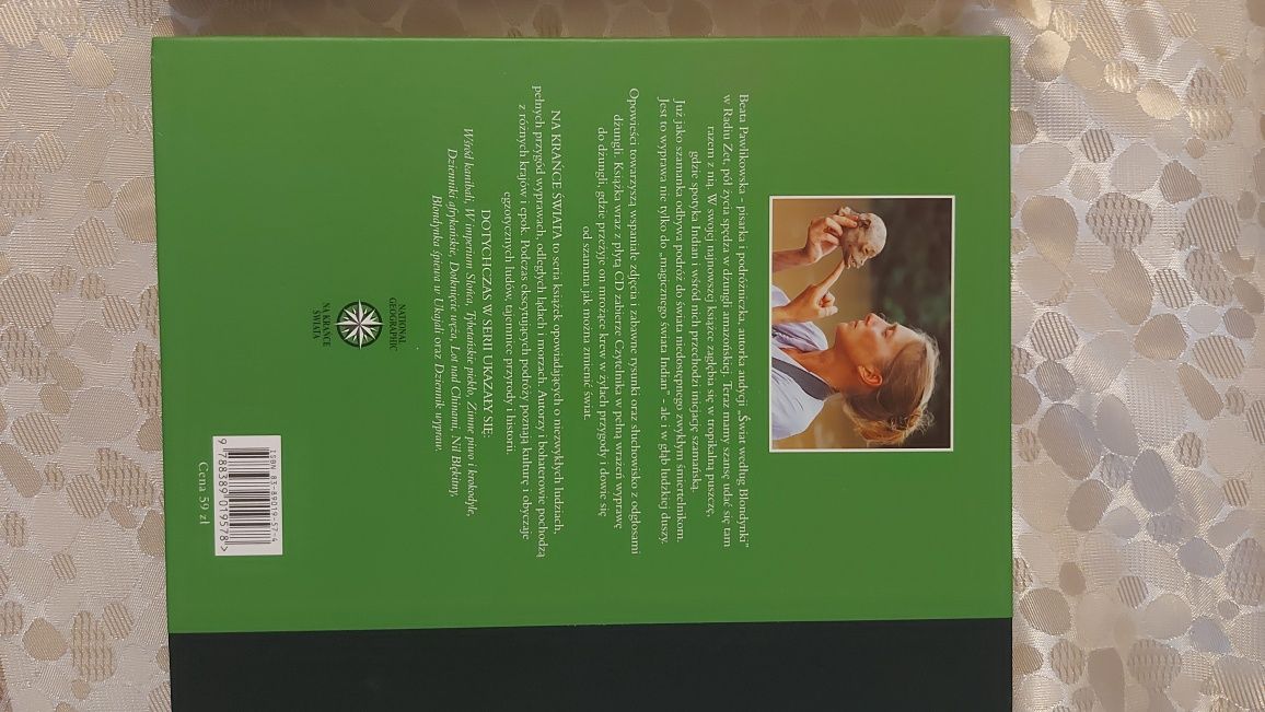 Blondynka u szamana, Blondynka śpiewa w Ukajali Pawlikowska twarda opr