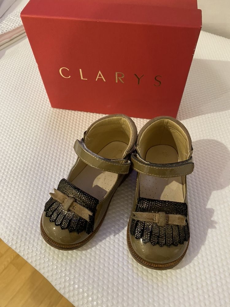 Sapatos Clarys 22