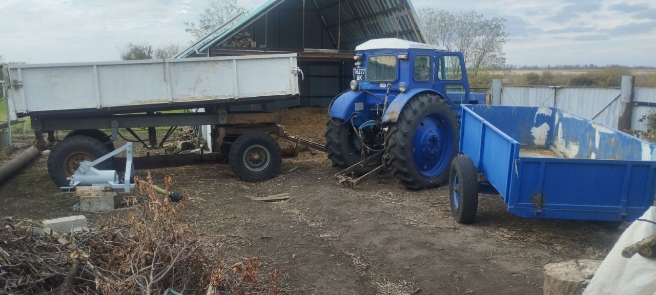 Срочно продам трактор