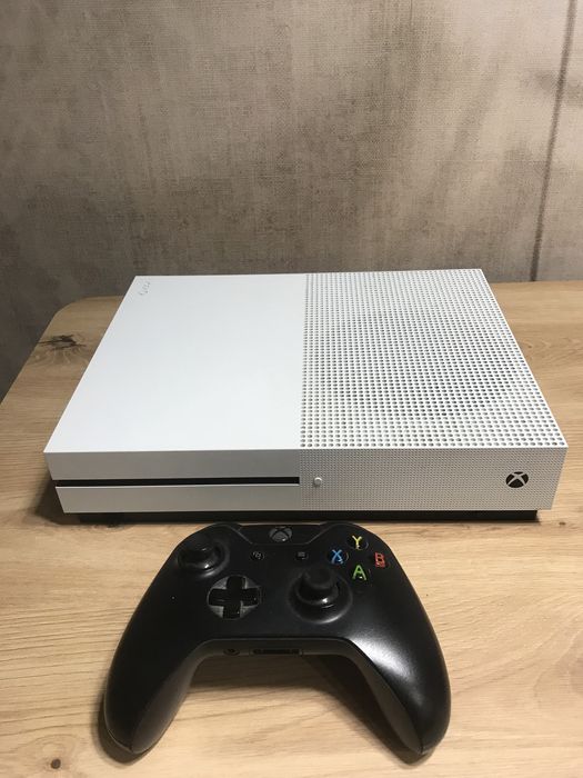 Xbox One S 512 Gb z napędem