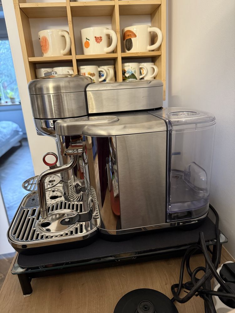 Ekspres do kawy Sage Nespresso Vertuo creatista