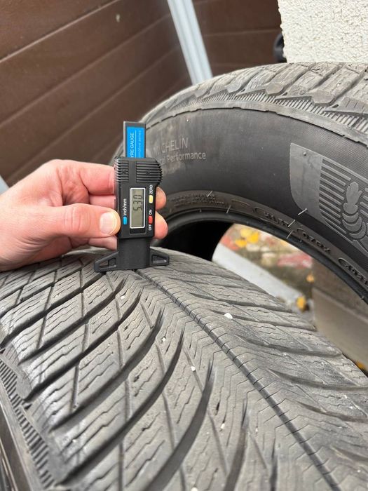 Шини Michelin R-17