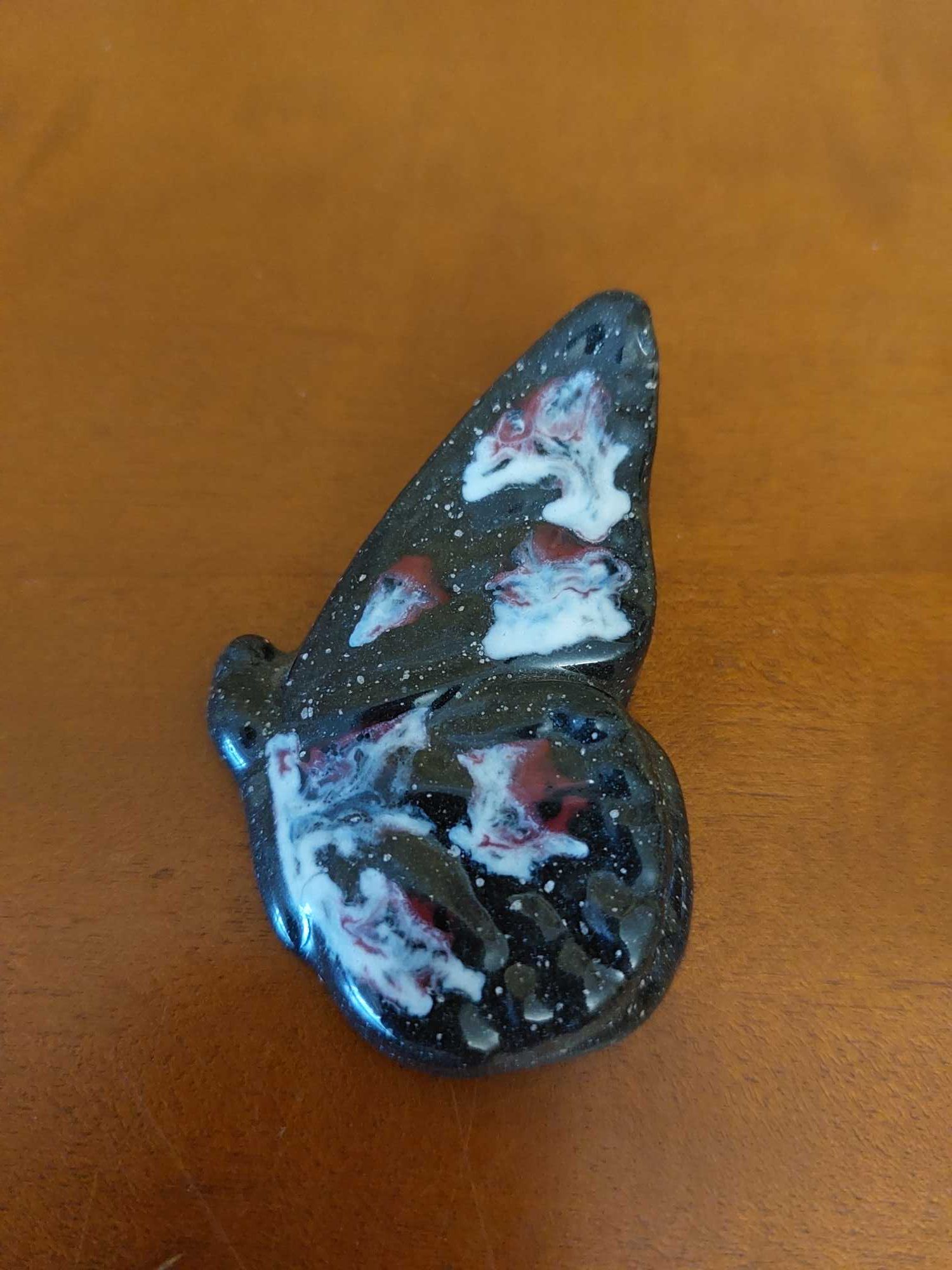 Hermelin Porcelanowa figurka  motyla