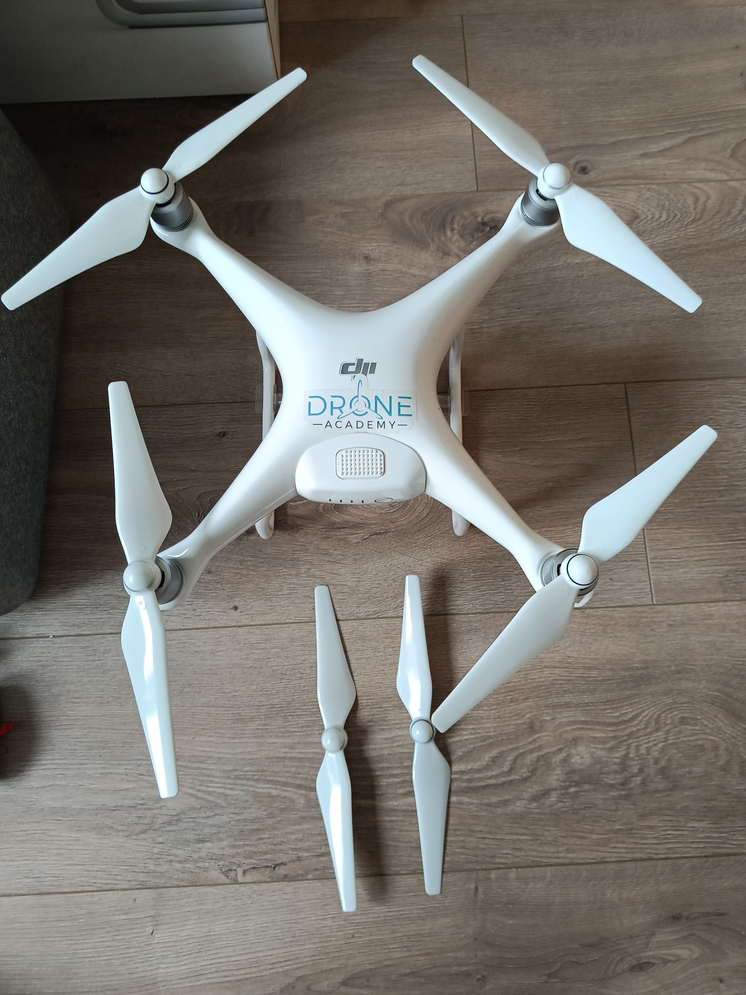 Квадракоптер DJI PHANTOM 4