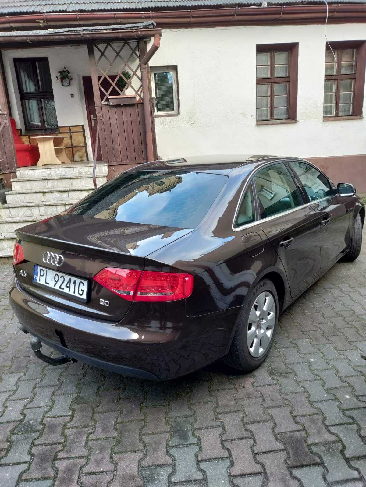 AUDI  A 4  2011 rok sedan