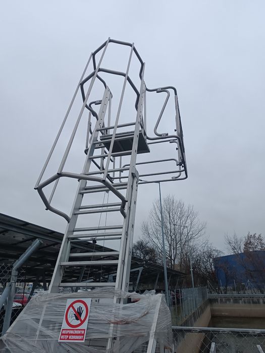 Drabina jezdna do  konserwacji cystern