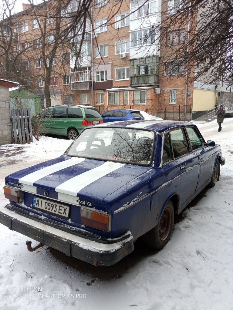 Автомобіль Вольво 244 обмін на мотоцикл