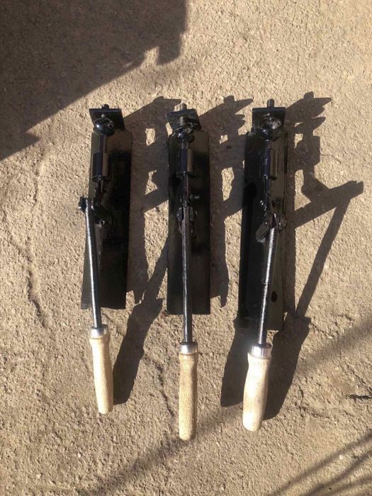 Горіхо-кол . Дуже горно колить горіхи