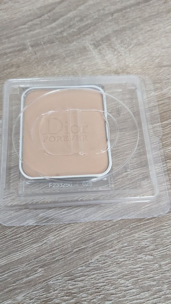 CHRISTIAN DIOR Diorskin Forever Extreme Puder 10 g 025 Soft Beige